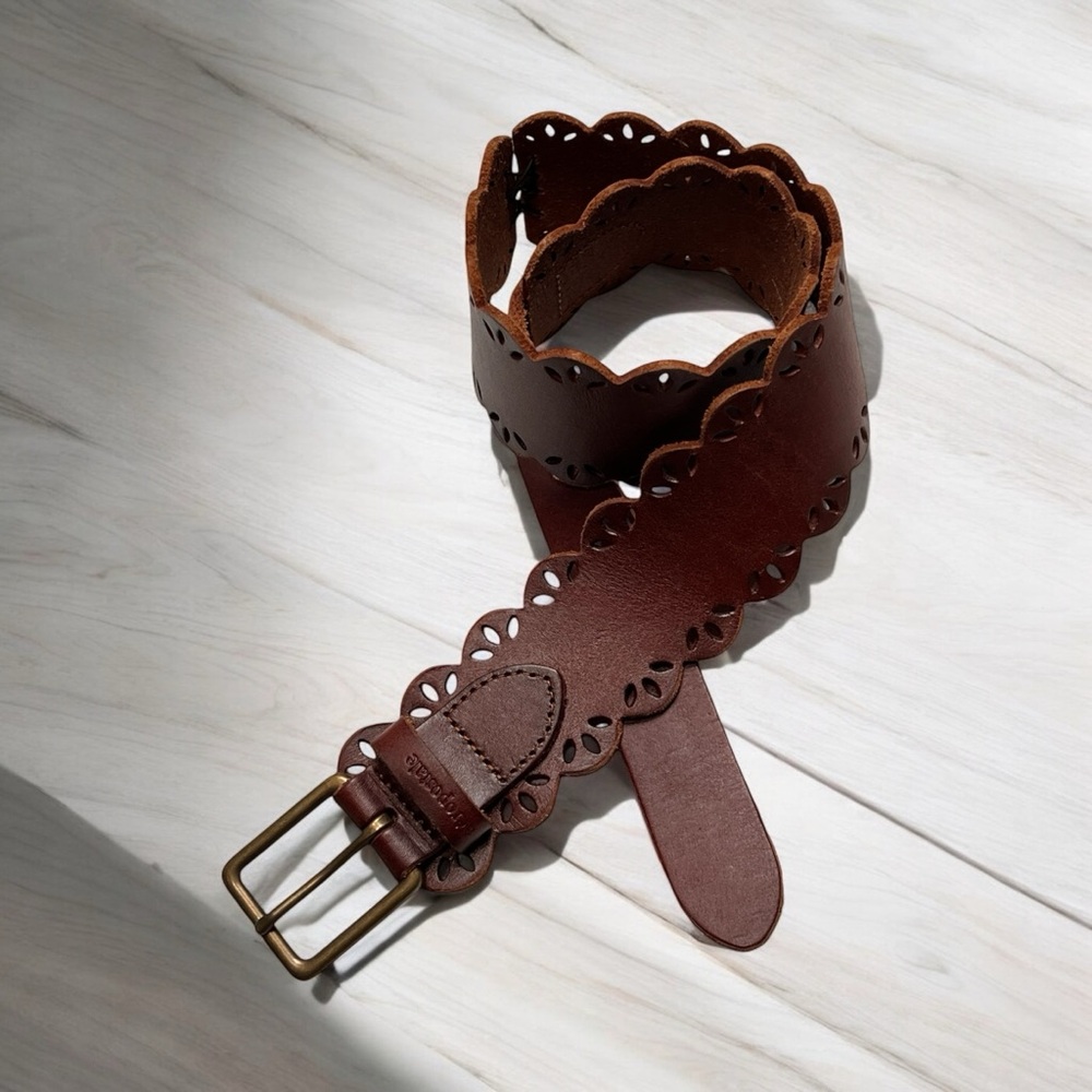 Aeropostale Women’s Red Brown Leather Belt with Scalloped‎ Edges size Large